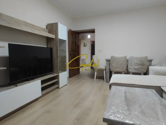 APARTAMENT ME QIRA 2+1 RRUGA FORTUZI 800 EURO