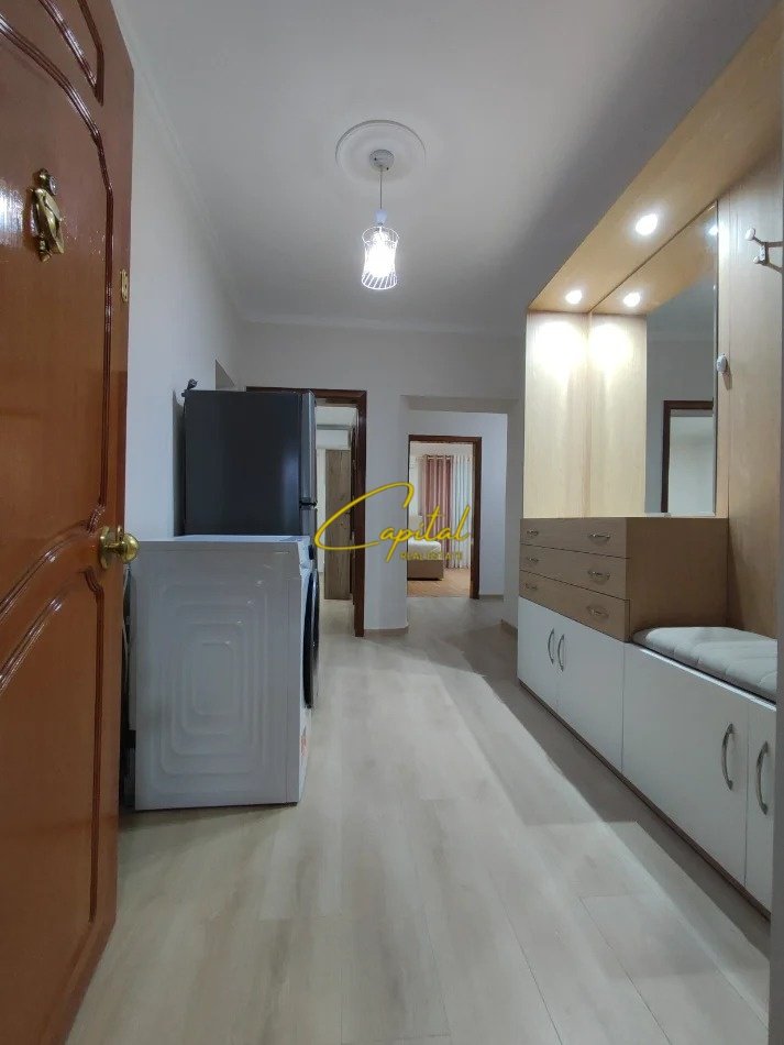 APARTAMENT ME QIRA 2+1 RRUGA FORTUZI 800 EURO