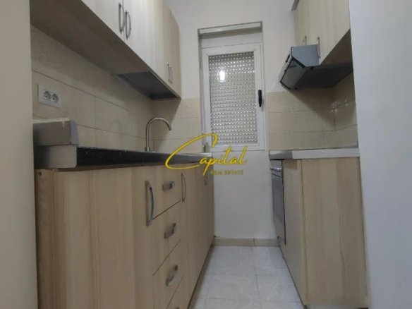 APARTAMENT ME QIRA 2+1 RRUGA FORTUZI 800 EURO