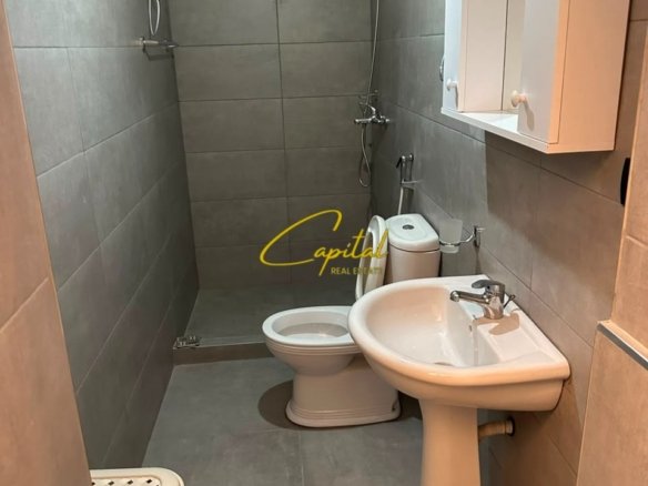 GARSONIERE ME QIRA 45 M2 KOMUNA E PARISIT 400 EURO