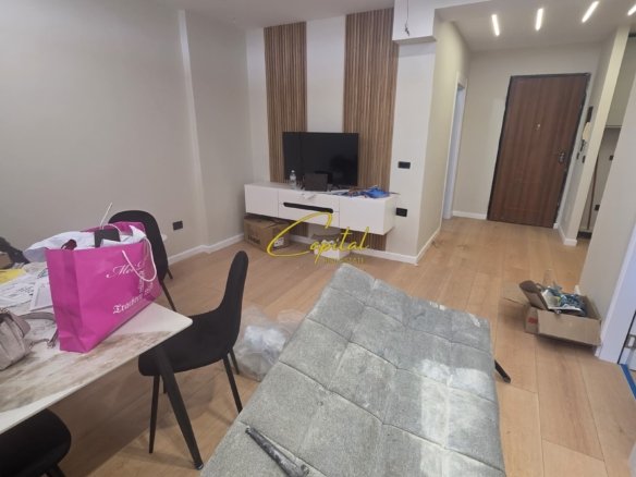 APARTAMENT ME QIRA 1+1 RRUGA E KAVAJES 80.000 LEKE