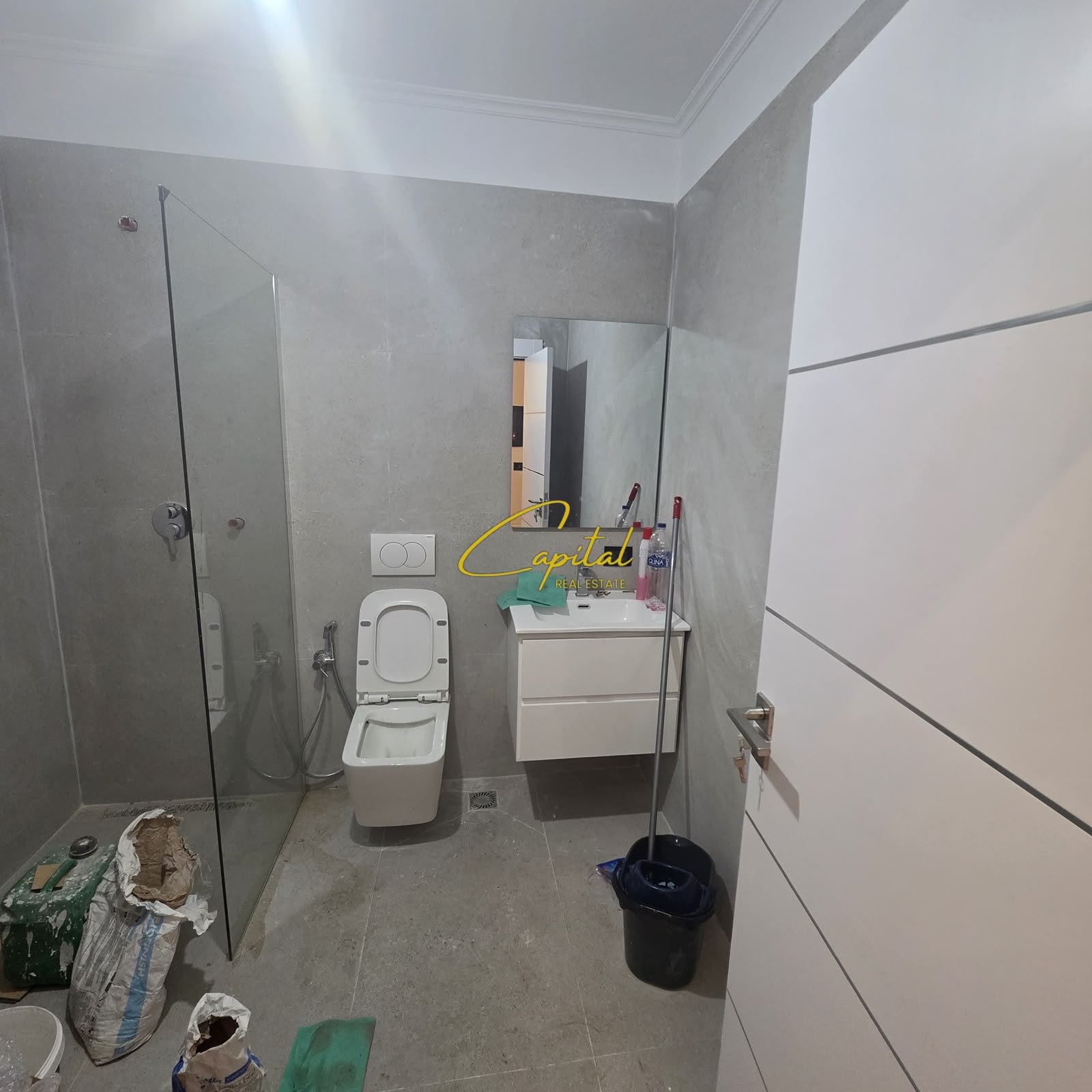 APARTAMENT ME QIRA 1+1 RRUGA E KAVAJES 80.000 LEKE