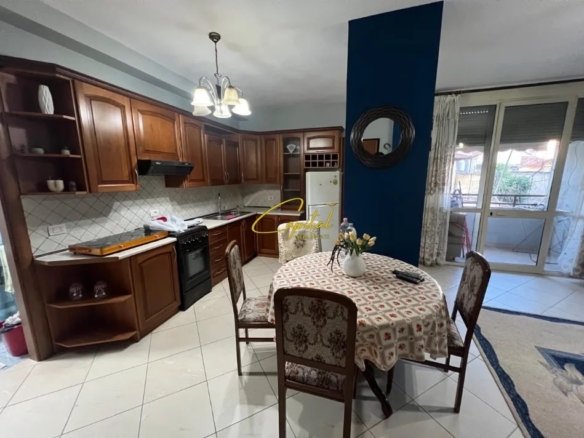 APARTAMENT ME QIRA 1+1 RRUGA FORTUZI 50.000 LEKE