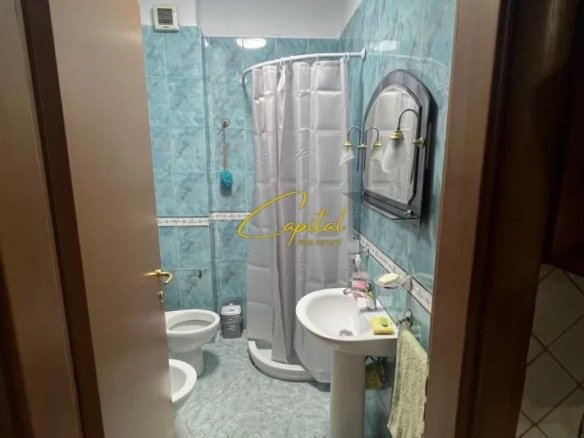 APARTAMENT ME QIRA 1+1 RRUGA FORTUZI 50.000 LEKE