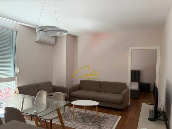 APARTAMENT ME QIRA 2+1 RRUGA E BARRIKADAVE 750 EURO