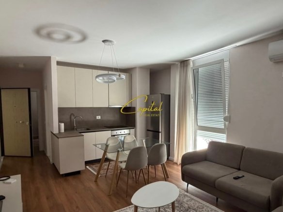 APARTAMENT ME QIRA 2+1 RRUGA E BARRIKADAVE 750 EURO
