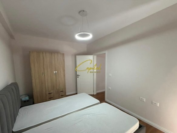 APARTAMENT ME QIRA 2+1 RRUGA E BARRIKADAVE 750 EURO