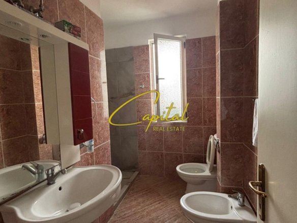 APARTAMENT ME QIRA 1+1 MYSLYM SHYRI 600 EURO