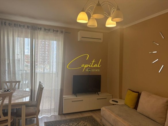 APARTAMENT ME QIRA 1+1 MYSLYM SHYRI 600 EURO
