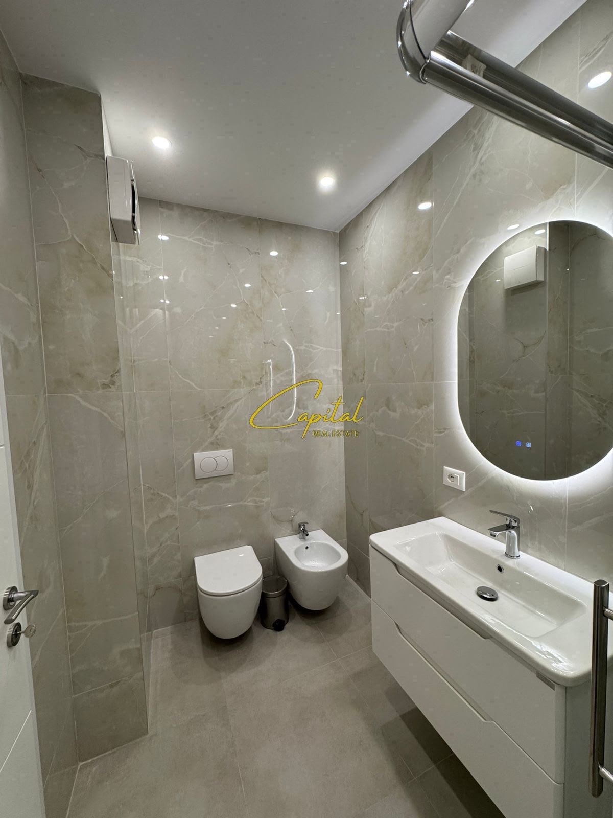 APARTAMENT ME QIRA 1+1 BULEVARDI I RI 700 EURO