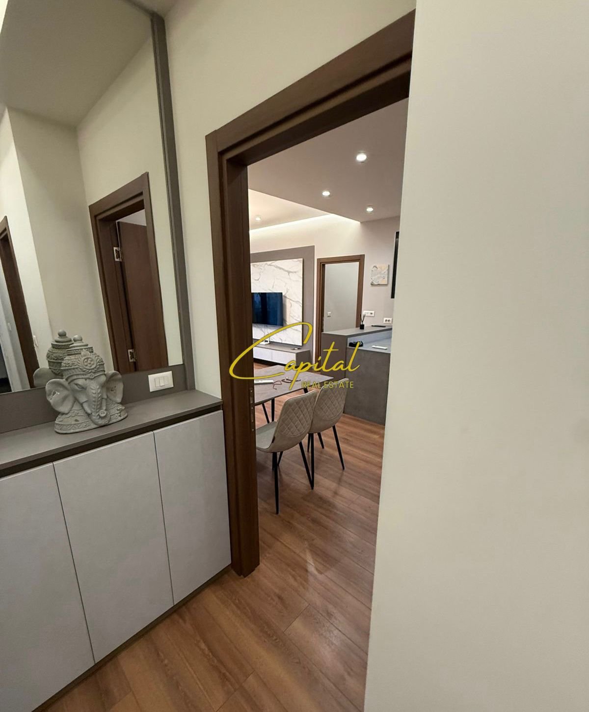 APARTAMENT ME QIRA 2+1 KOMPLEKSI FARMACIA 10 70.000 LEKE