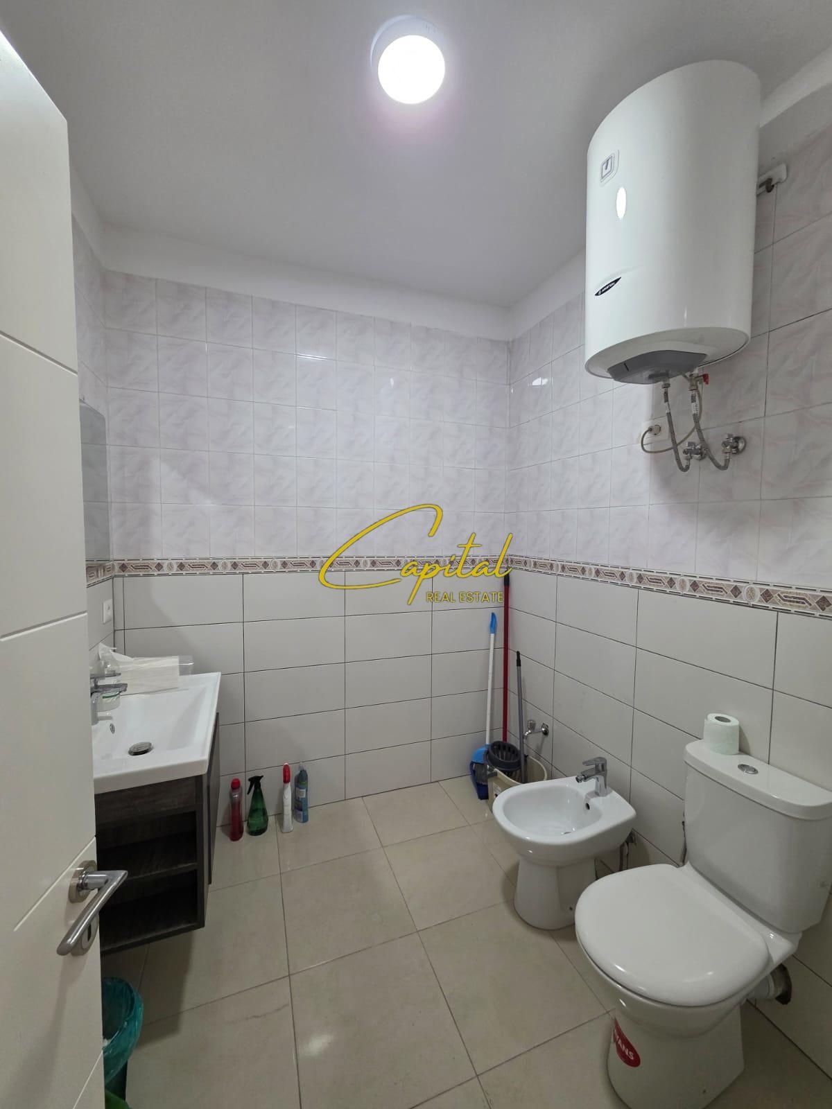 WhatsApp Image 2026-06-25 at 5.11.17 PM ZYRE ME QIRA 65 M2 ISH TREGU ELEKTRIK 50.000 LEKE