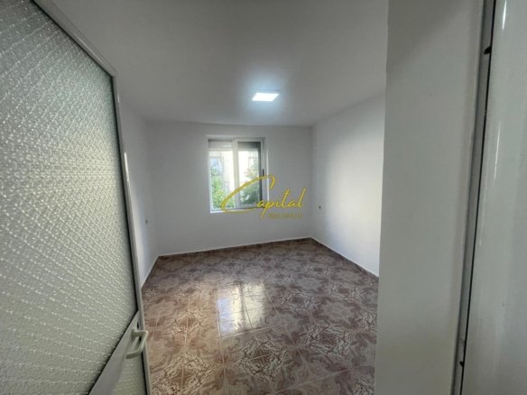 APARTAMENT ME QIRA 2+1 RRUGA FERIT XHAJKO 50.000 LEKE