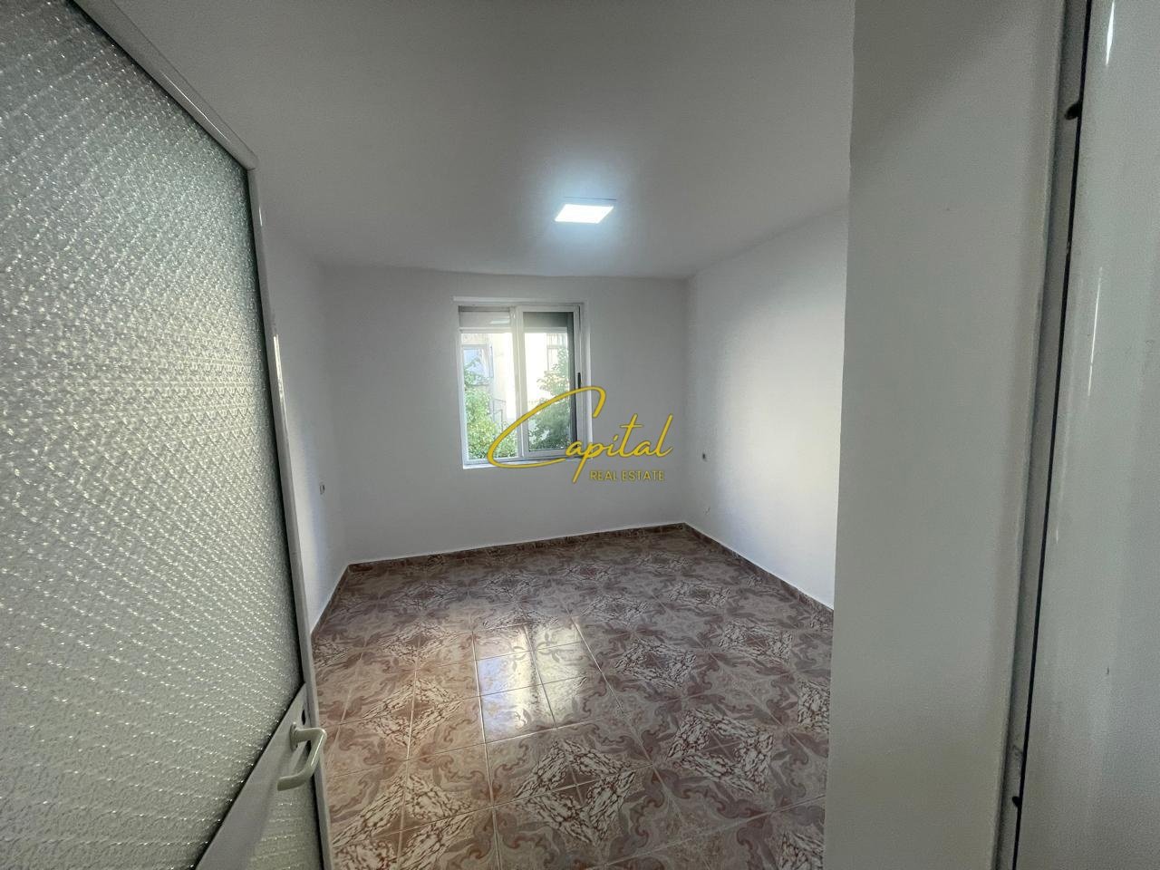 APARTAMENT ME QIRA 2+1 RRUGA FERIT XHAJKO 50.000 LEKE