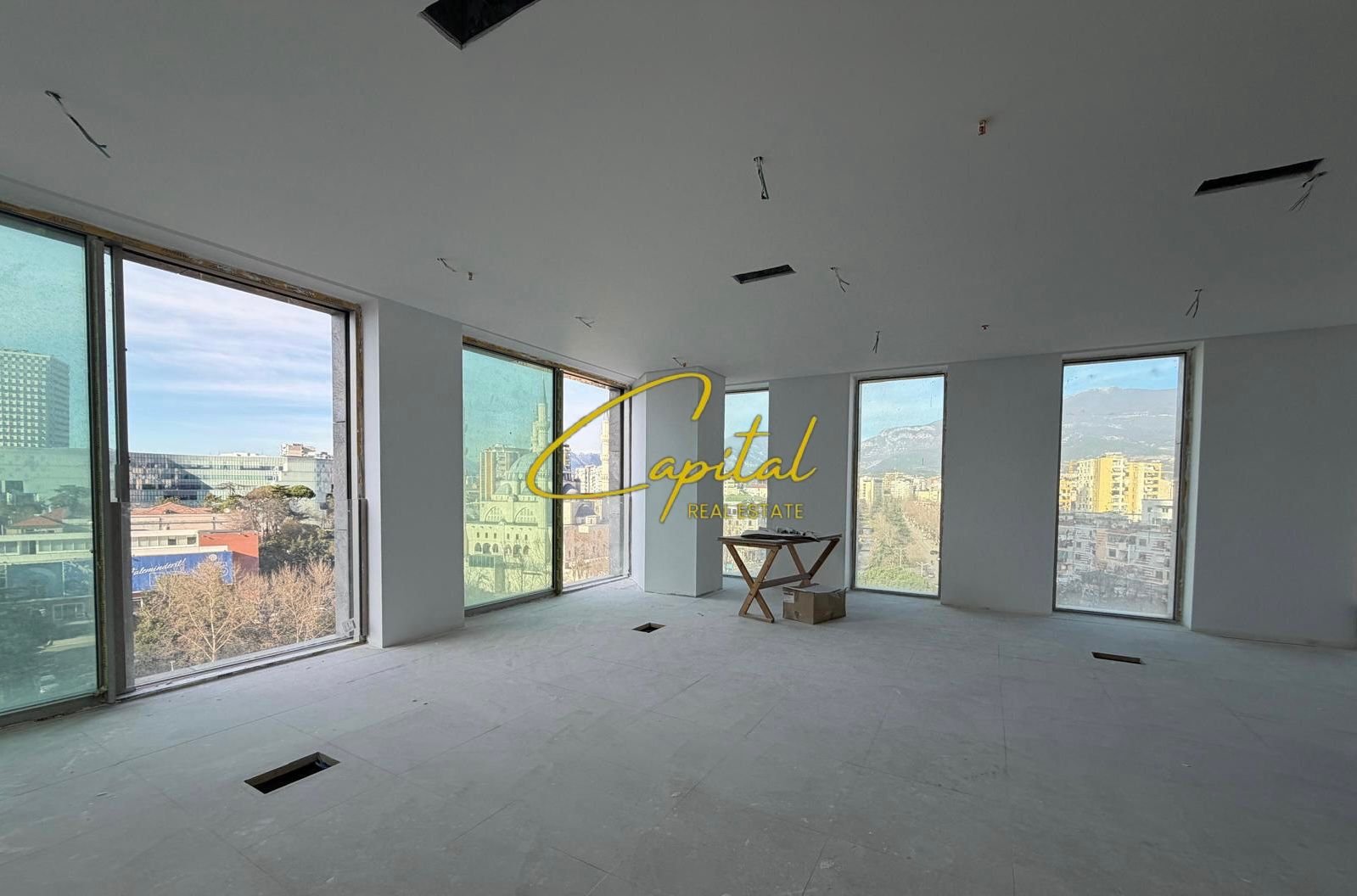 WhatsApp Image 2026-06-29 at 3.34.41 PM (1) AMBIENT BIZNESI ME QIRA 124 M2 DOWNTOWN ONE 2.500 EURO
