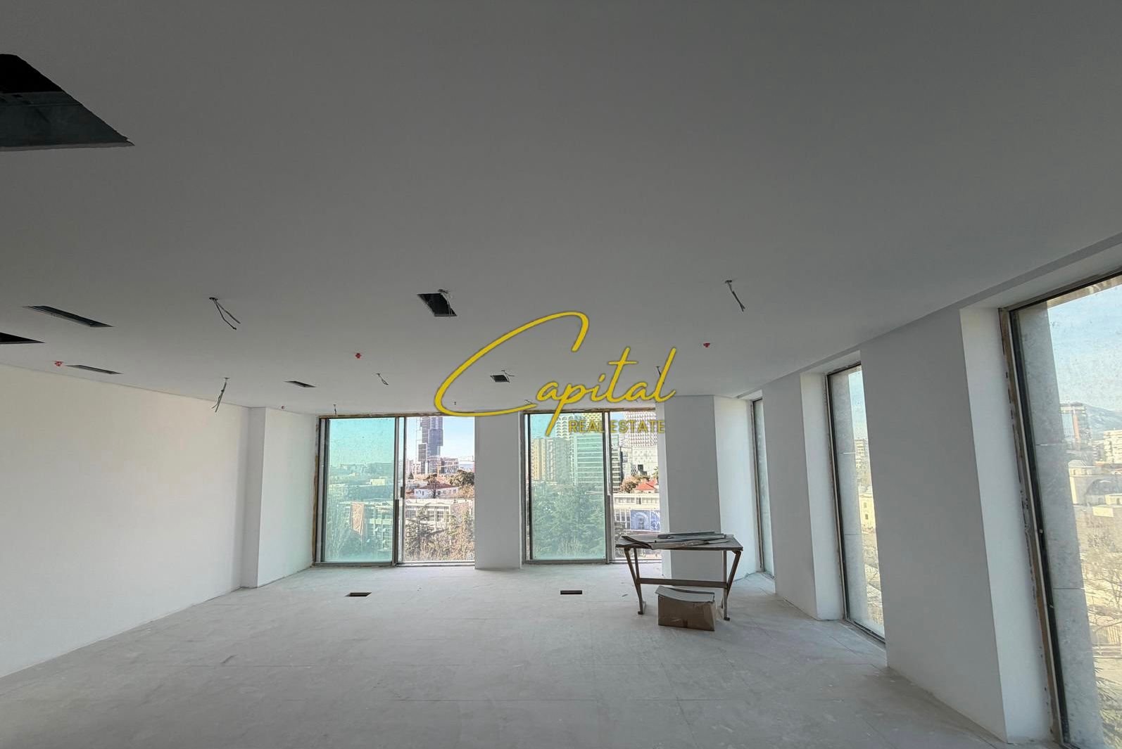 WhatsApp Image 2026-06-29 at 3.34.41 PM AMBIENT BIZNESI ME QIRA 124 M2 DOWNTOWN ONE 2.500 EURO