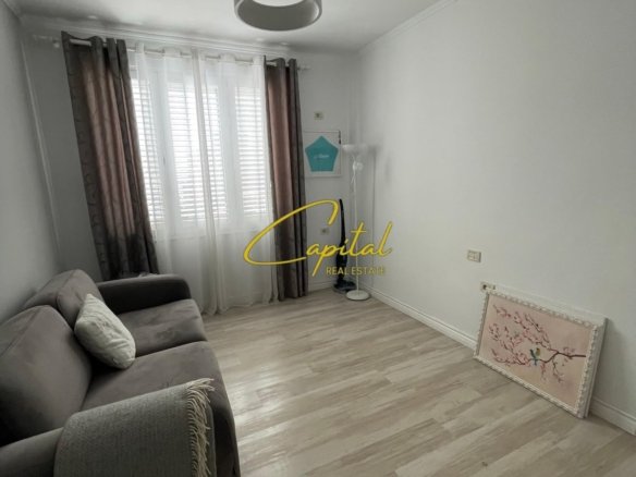 APARTAMENT ME QIRA 2+1 RRUGA E KAVAJES 900 EURO