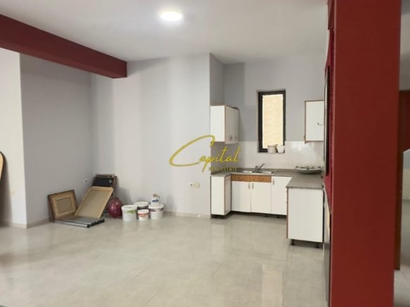 AMBIENT BIZNESI ME QIRA 120 M2 QENDER 950 EURO