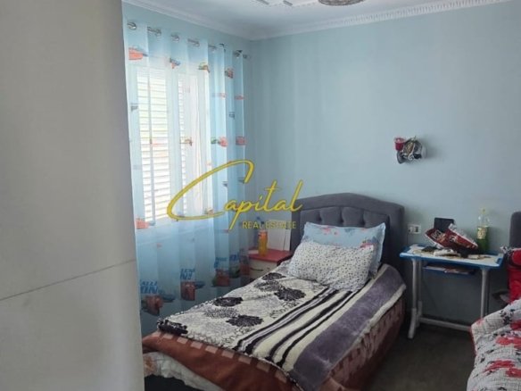 VILE PRIVATE ME QIRA 180 M2 BALDUSHK 1.500 EURO