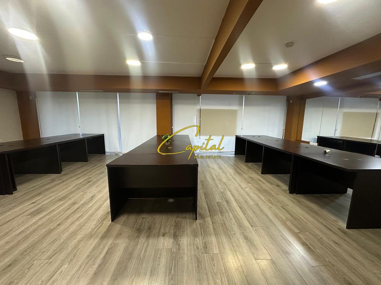 AMBIENT BIZNESI ME QIRA 200 M2 ISH BLLOKU 300.000 LEKE