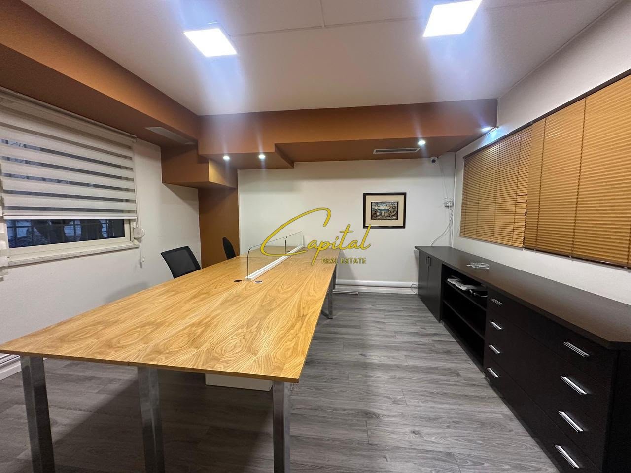 AMBIENT BIZNESI ME QIRA 200 M2 ISH BLLOKU 300.000 LEKE