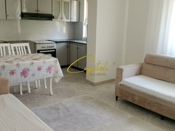 APARTAMENT ME QIRA 2+1 ISH TREGU ELEKTRIK 40.000 LEKE