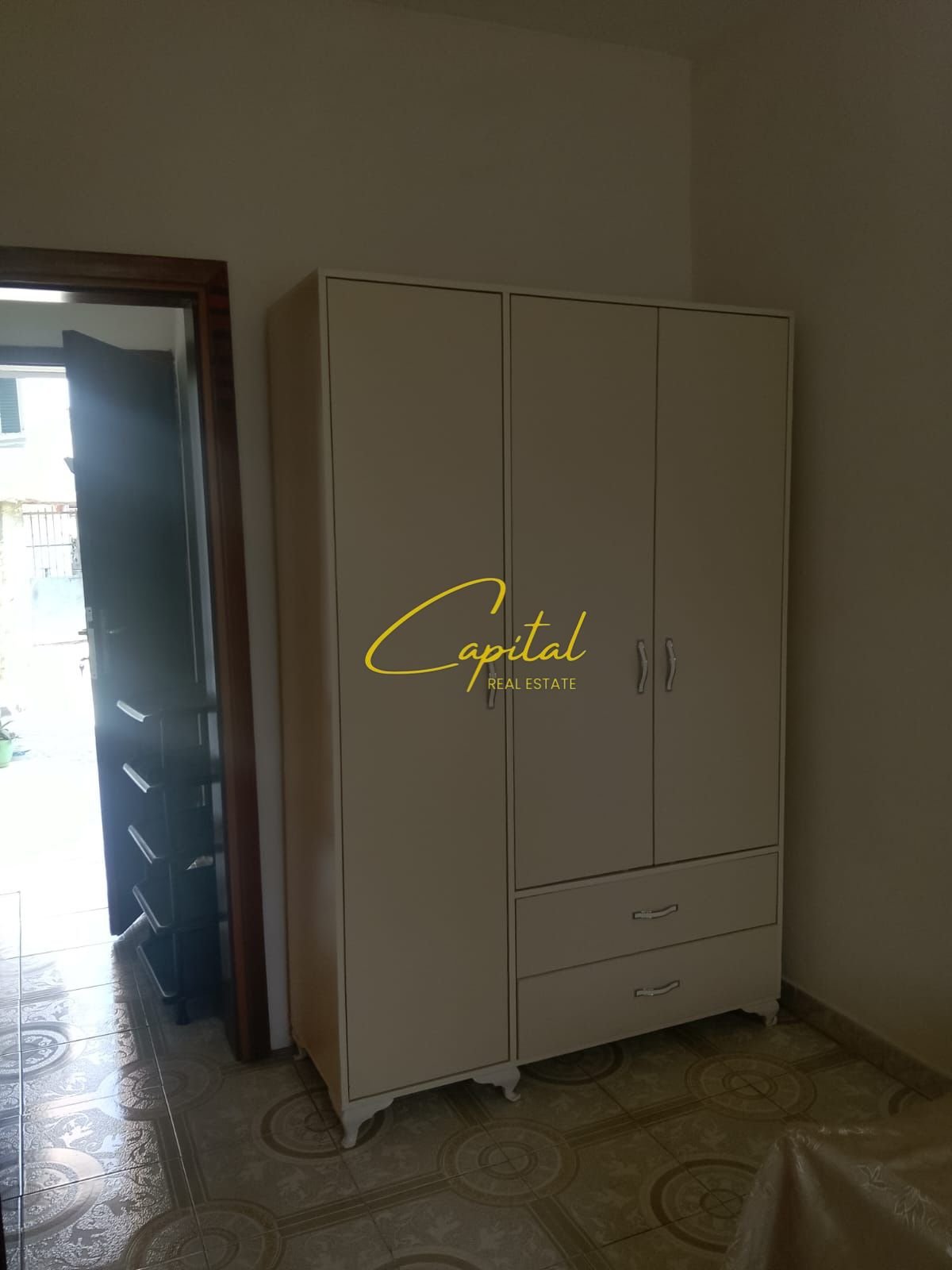 WhatsApp Image 2026-06-27 at 10.18.54 AM (2) APARTAMENT ME QIRA 2+1 ISH TREGU ELEKTRIK 40.000 LEKE