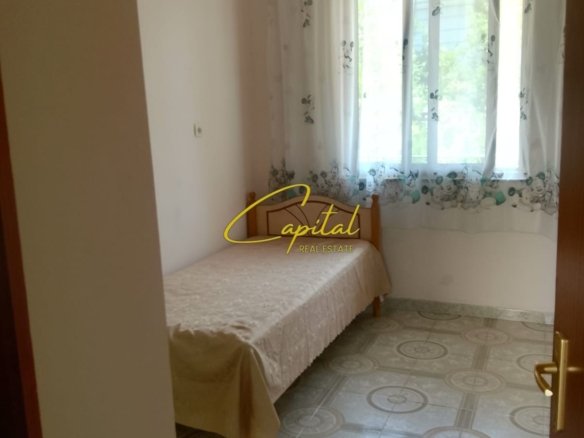 APARTAMENT ME QIRA 2+1 ISH TREGU ELEKTRIK 40.000 LEKE