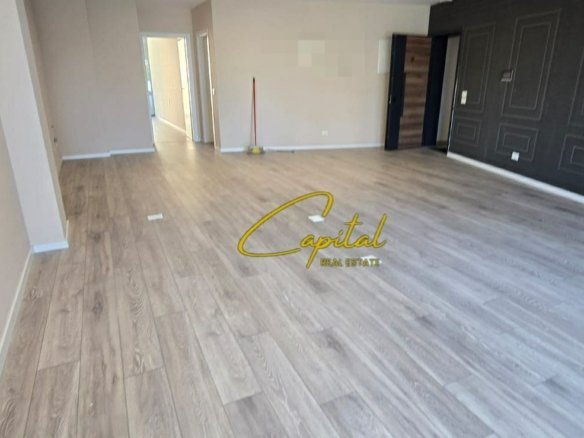 AMBIENT BIZNESI ME QIRA 102 M2 LIQENI ARTIFICIAL 1.400 EURO
