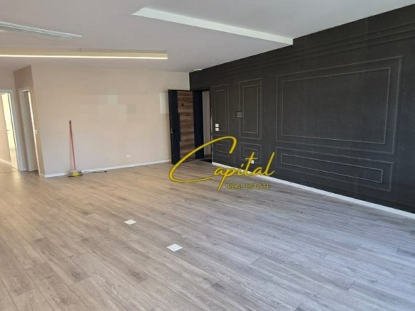 AMBIENT BIZNESI ME QIRA 102 M2 LIQENI ARTIFICIAL 1.400 EURO