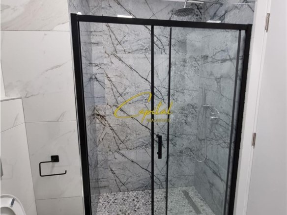 APARTAMENT ME QIRA 2+1 RRUGA KONGRESI I MANSTIRIT 75.000 LEKE