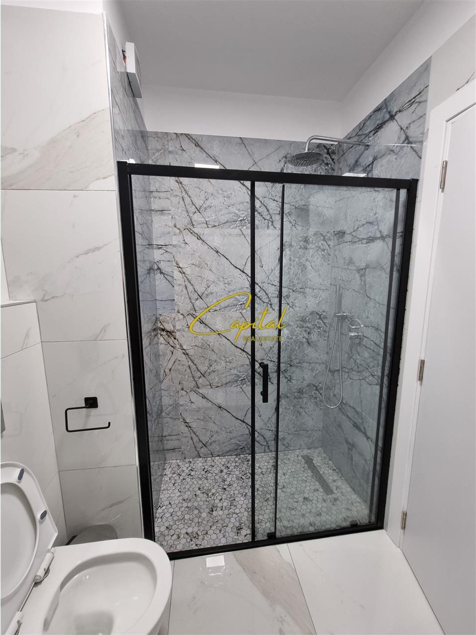 APARTAMENT ME QIRA 2+1 RRUGA KONGRESI I MANSTIRIT 75.000 LEKE