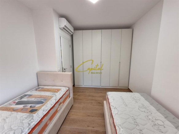 APARTAMENT ME QIRA 2+1 RRUGA KONGRESI I MANSTIRIT 75.000 LEKE