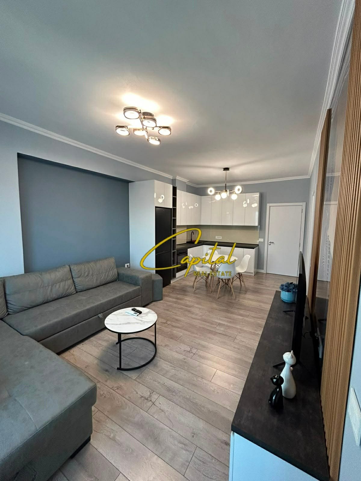 APARTAMENT ME QIRA 2+1 ISH STACIONI TRENIT 75.000 LEKE