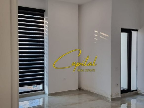 AMBIENT BIZNESI ME QIRA 227 M2 KOMPLEKSI FARMACIA 10 3.200 EURO
