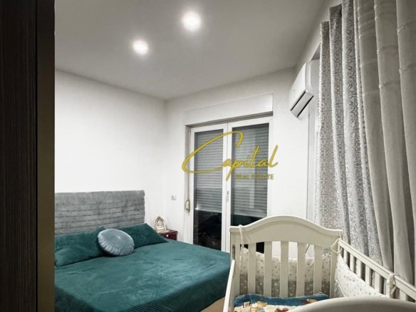 APARTAMENT ME QIRA 1+1 21 DHJETORI 55.000 LEKE