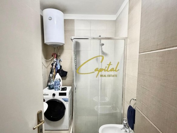 APARTAMENT ME QIRA 1+1 21 DHJETORI 55.000 LEKE
