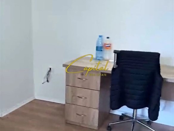 AMBIENT BIZNESI ME QIRA 135 M2 PAZARI I RI 1.200 EURO