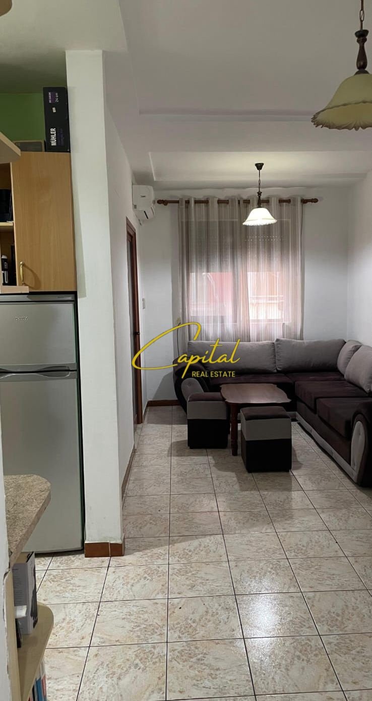 APARTAMENT ME QIRA 1+1 MYSLYM SHYRI 50.000 LEKE