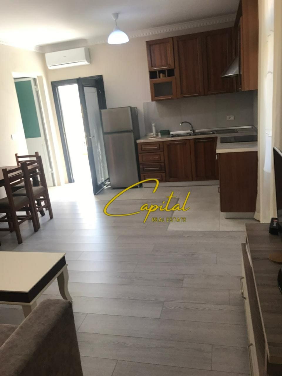 APARTAMENT ME QIRA 1+1 ISH TREGU ELEKTRIK 40.000 LEKE
