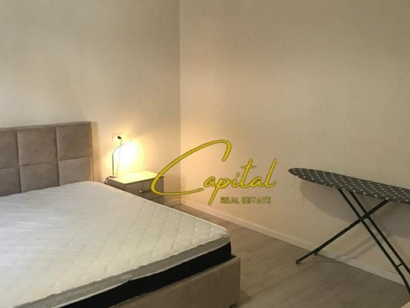 APARTAMENT ME QIRA 1+1 ISH TREGU ELEKTRIK 40.000 LEKE