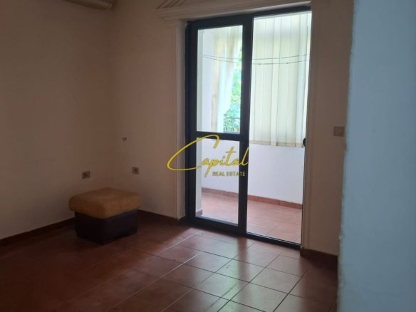 SHITET APARTAMENT 4+1+2 RRUGA E KAVAJES 245.000 EURO