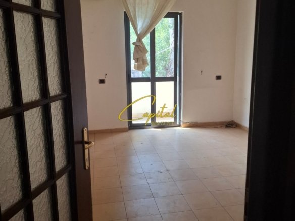 SHITET APARTAMENT 4+1+2 RRUGA E KAVAJES 245.000 EURO