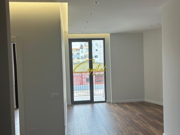 AMBIENT BIZNESI ME QIRA 116 M2 KOMUNA E PARISIT 1.700 EURO