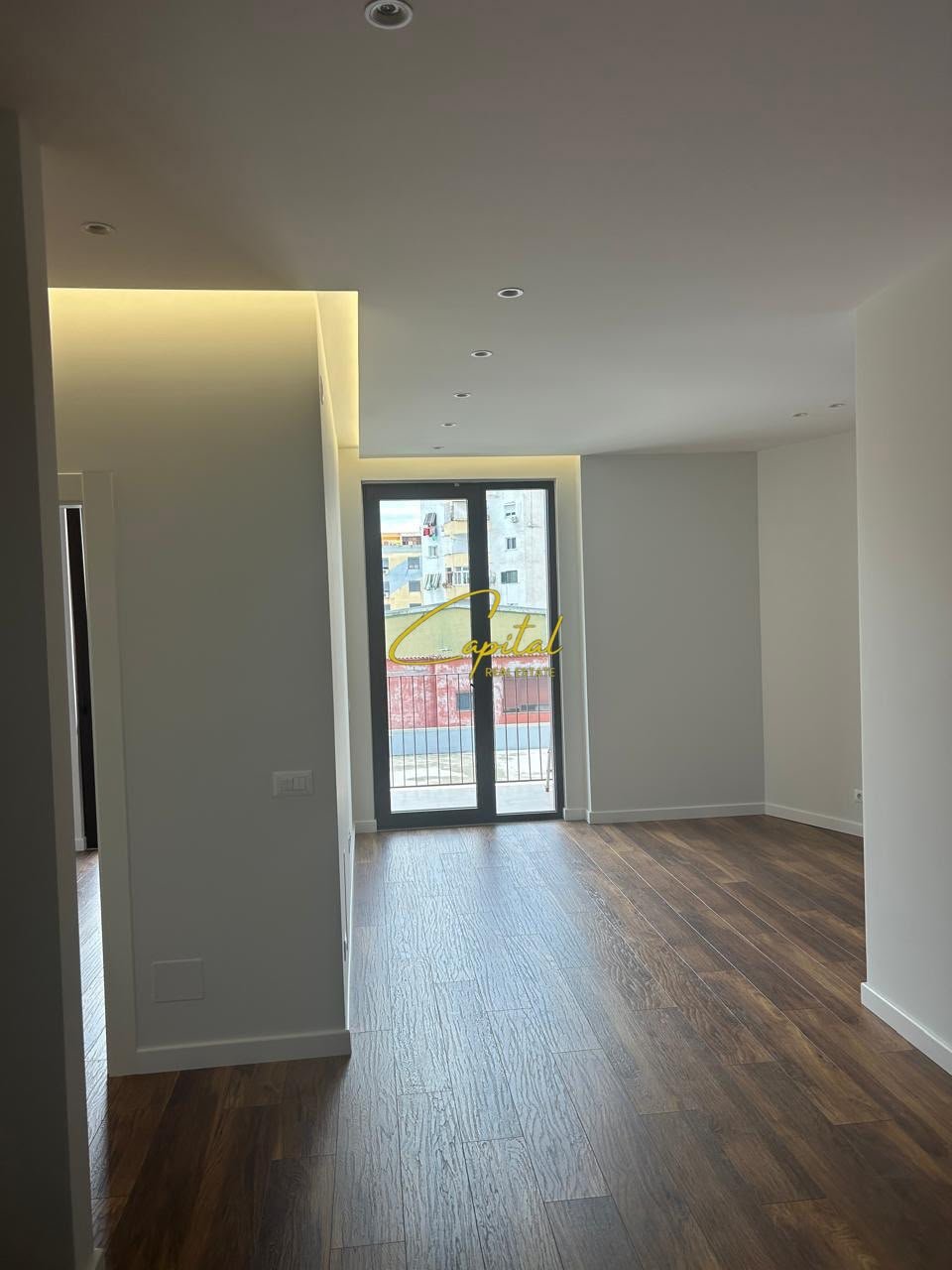 AMBIENT BIZNESI ME QIRA 116 M2 KOMUNA E PARISIT 1.700 EURO