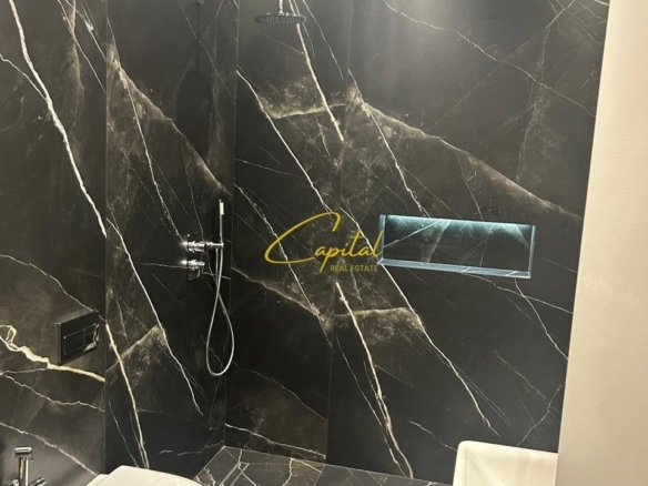AMBIENT BIZNESI ME QIRA 116 M2 KOMUNA E PARISIT 1.700 EURO