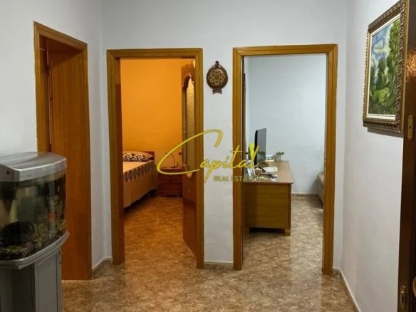 APARTAMENT ME QIRA 2+1 SHKOLLA E BALETIT 60.000 LEKE