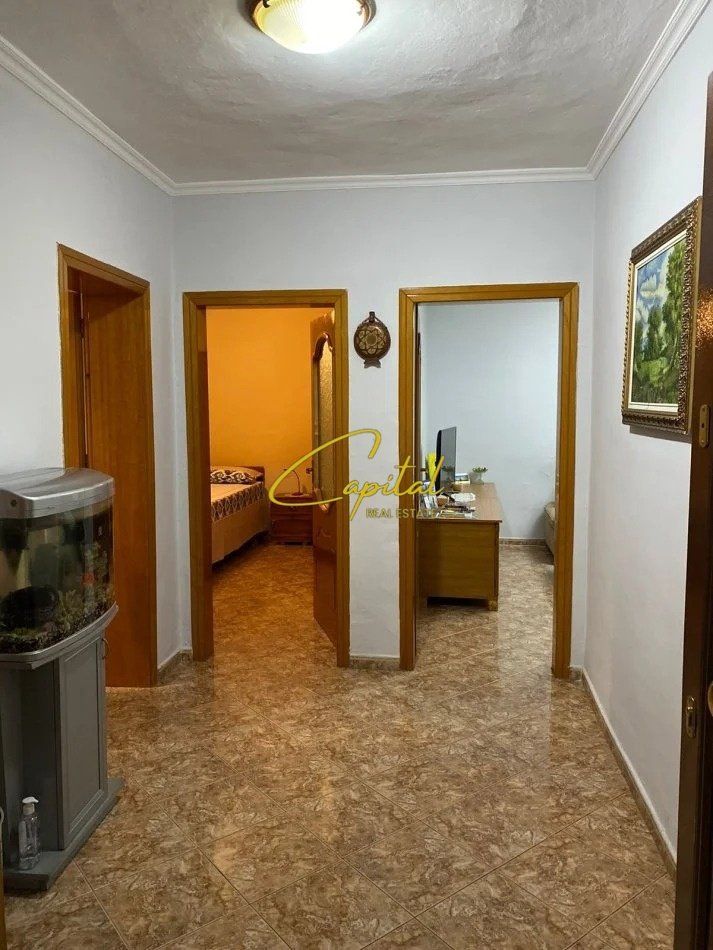 APARTAMENT ME QIRA 2+1 SHKOLLA E BALETIT 60.000 LEKE