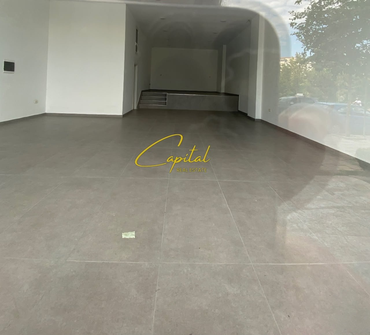 DYQAN ME QIRA 100 M2 BLV BAJRAM CURRI 2000 EURO