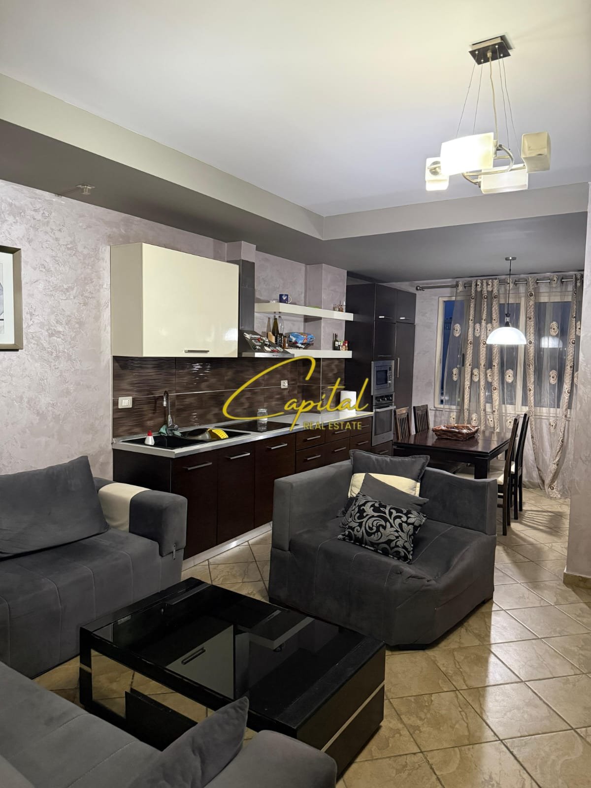 APARTAMENT ME QIRA 2+1 21 DHJETORI 600 EURO